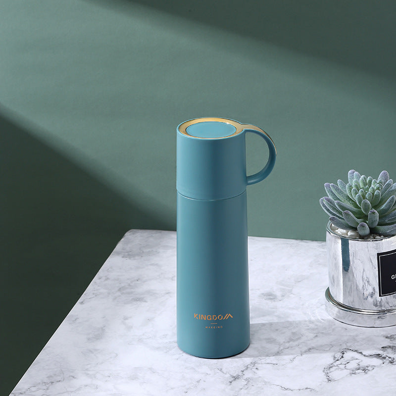 Thermos avec tasse intégret