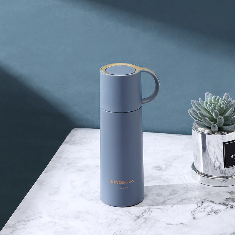 Thermos avec tasse intégret